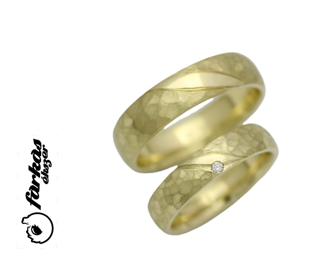 Sárga arany karikagyűrűk gyémánttal A164.